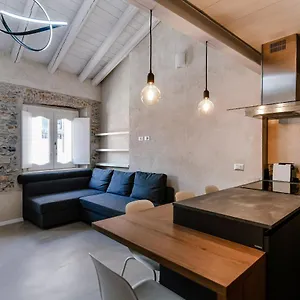 House Of Glass Cathedral View - The House Of Travelers Appartement